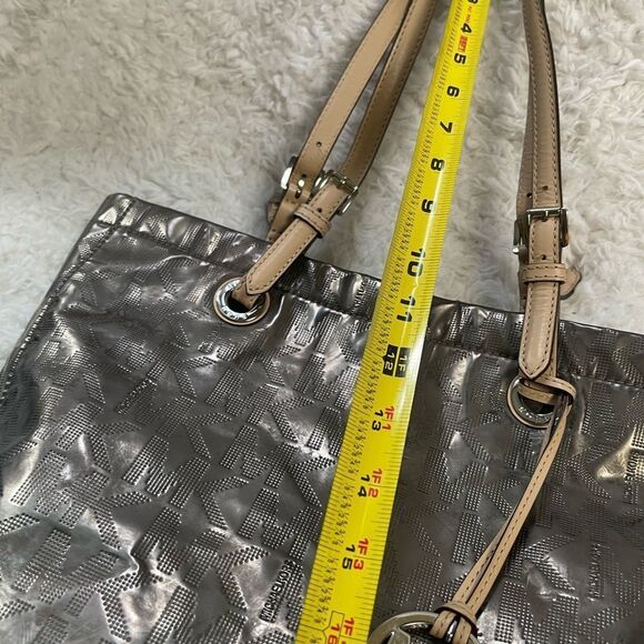Michael Kors MK Mirror Metallic silver Bronze logo large tote tan leather straps - Picture 12 of 16